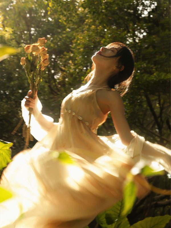 KH1021 光影交错间的森林精灵：森系少女梦幻写真全记录-窥幻映画