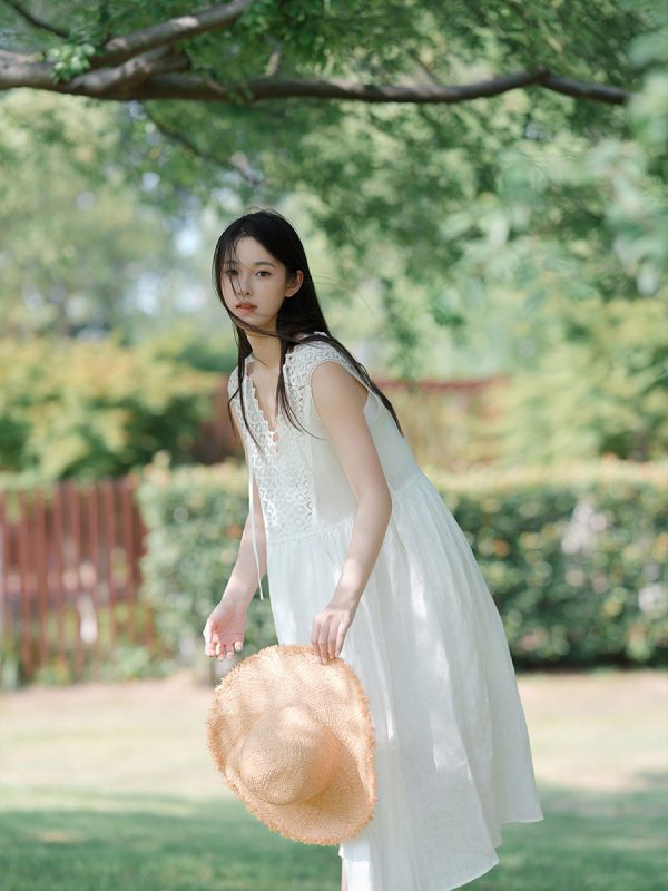 KH1024 绿野白裙的夏日诗篇：森系少女光影写真全记录-窥幻映画