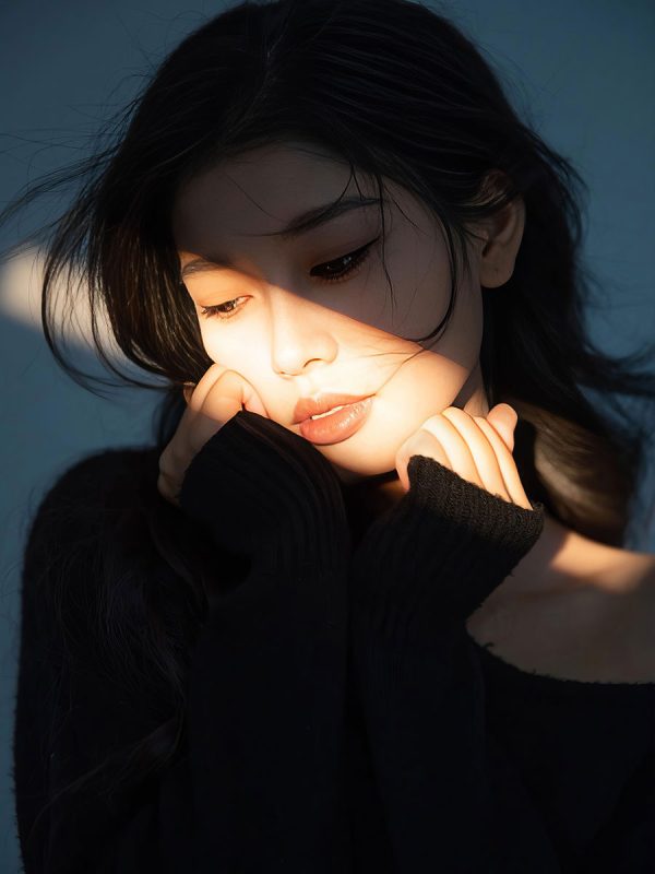 KH1041 九宫格叙事：从复古旗袍到现代休闲的多面魅力影像辑-窥幻映画